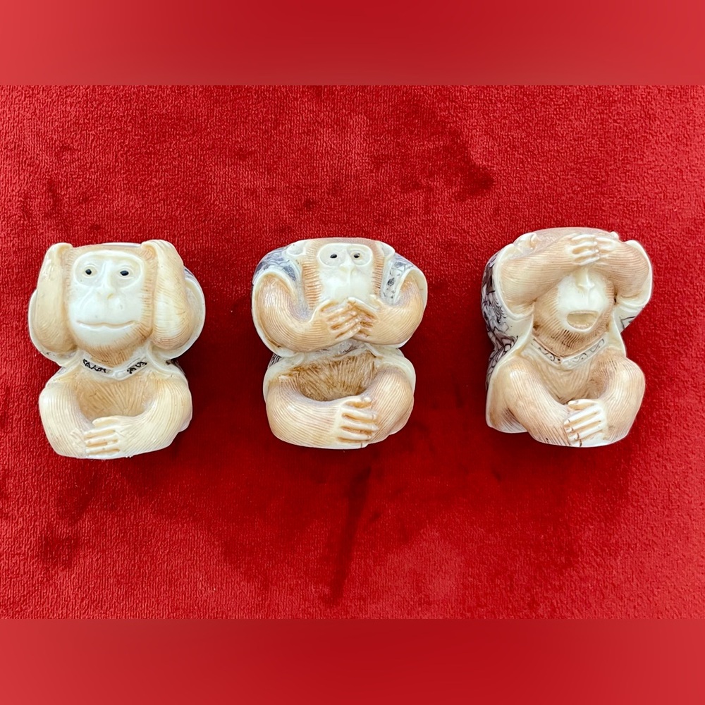 Source Unknown Cream and Tan Monkey Figurines Trio